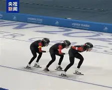 羽毛球夜战:岭东银狐队强势横扫蓬莱猎隼队,速度优势明显定海神针仍在(抗战片双枪李向阳) 羽毛球夜战:岭东银狐队强势横扫蓬莱猎隼队,速度优势明显定海神针仍在(抗战片双枪李向阳)