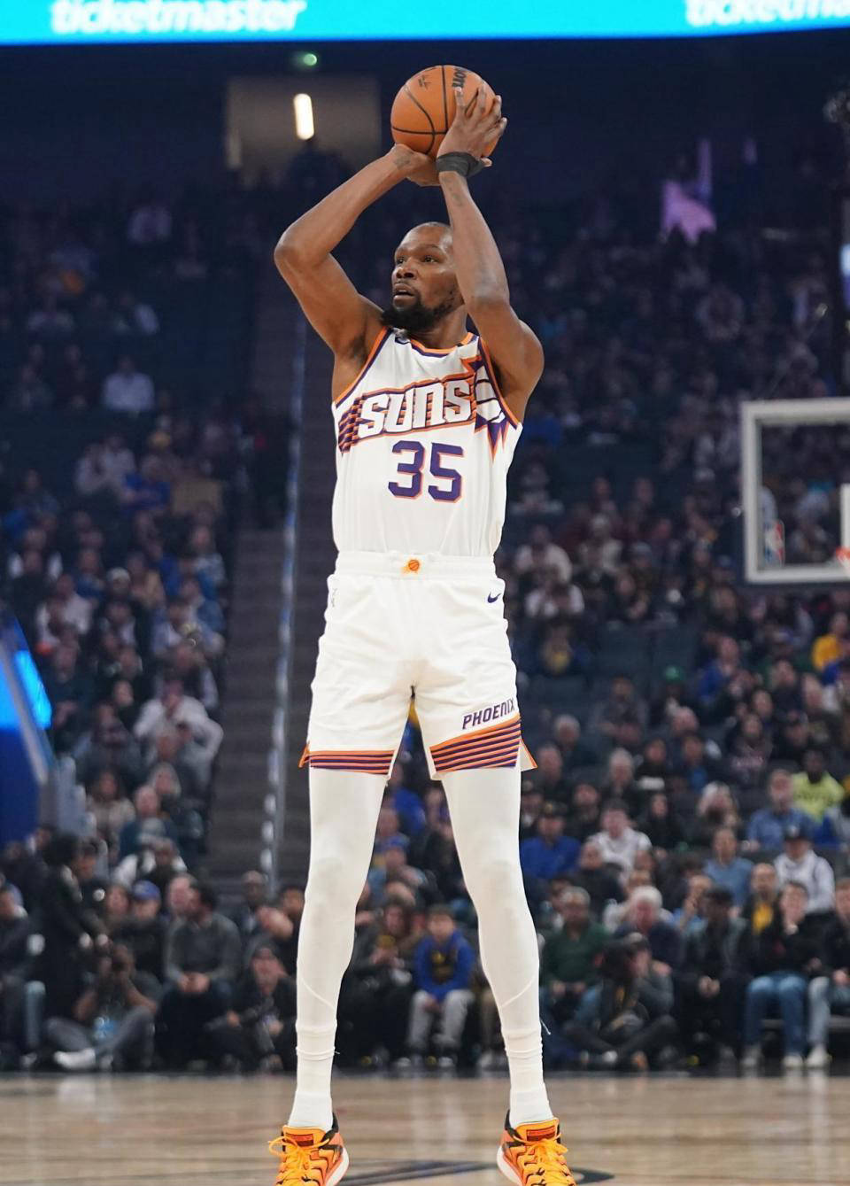 杜兰特迎来十二赛季出色发挥,IG观众热烈欢呼!全场沸腾不已 杜兰特迎来十二赛季出色发挥,IG观众热烈欢呼!全场沸腾不已